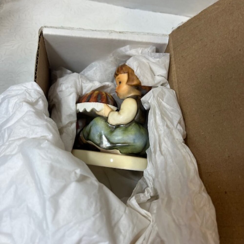 Vintage Goebel Hummel Porcelain Girl Birthday Cake Figurine #338 - Picture 15 of 15